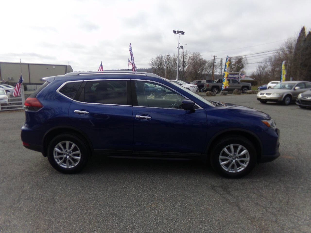 Used 2018 Nissan Rogue SV w/ Premium Package AWD/4WD image 6
