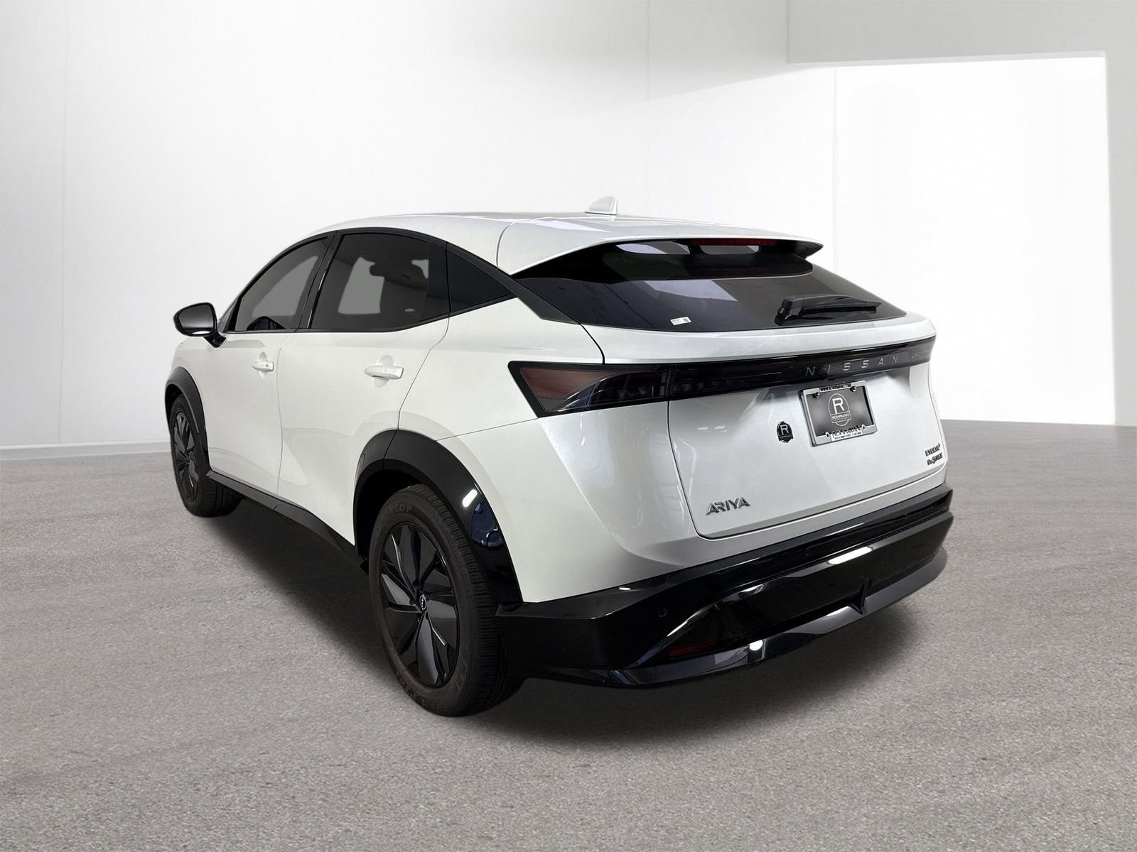 New 2025 Nissan Ariya AWD image 32