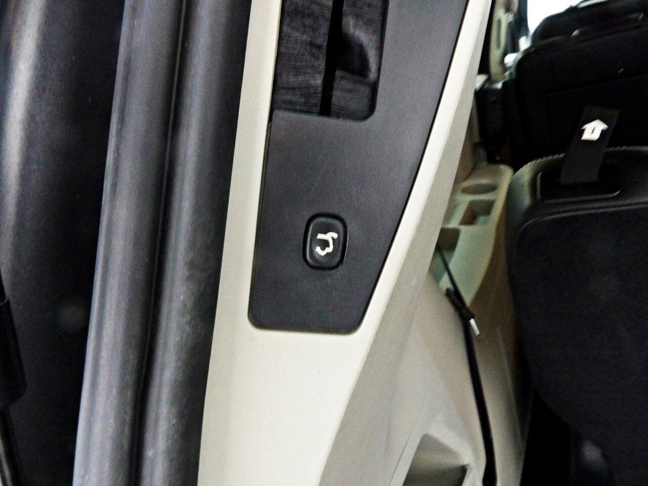 Used 2019 Dodge Grand Caravan SXT FWD image 13