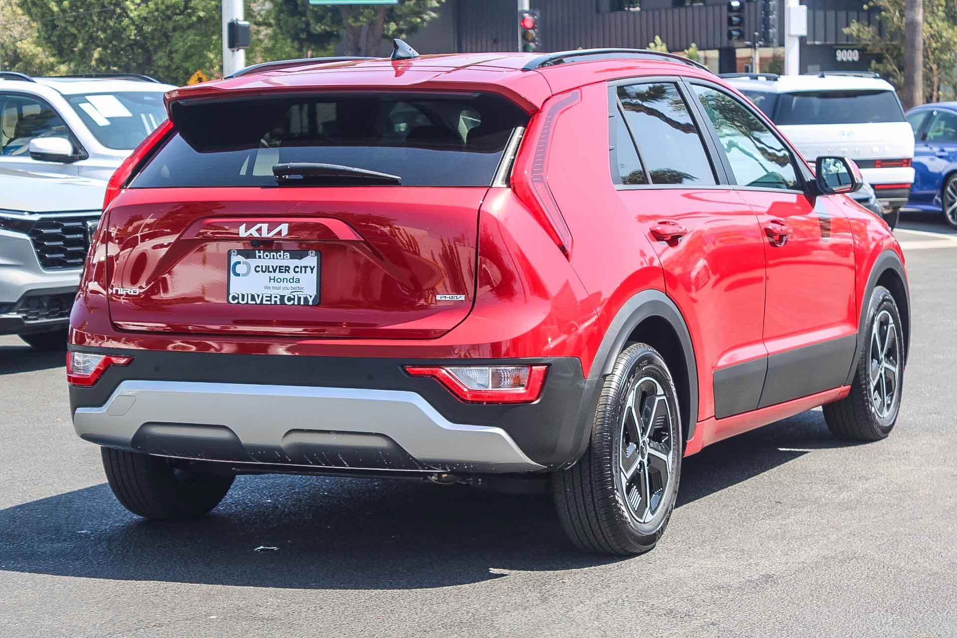 Used 2025 Kia Niro LX FWD image 9