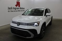 New 2026 Volkswagen Taos SEL AWD/4WD image 2