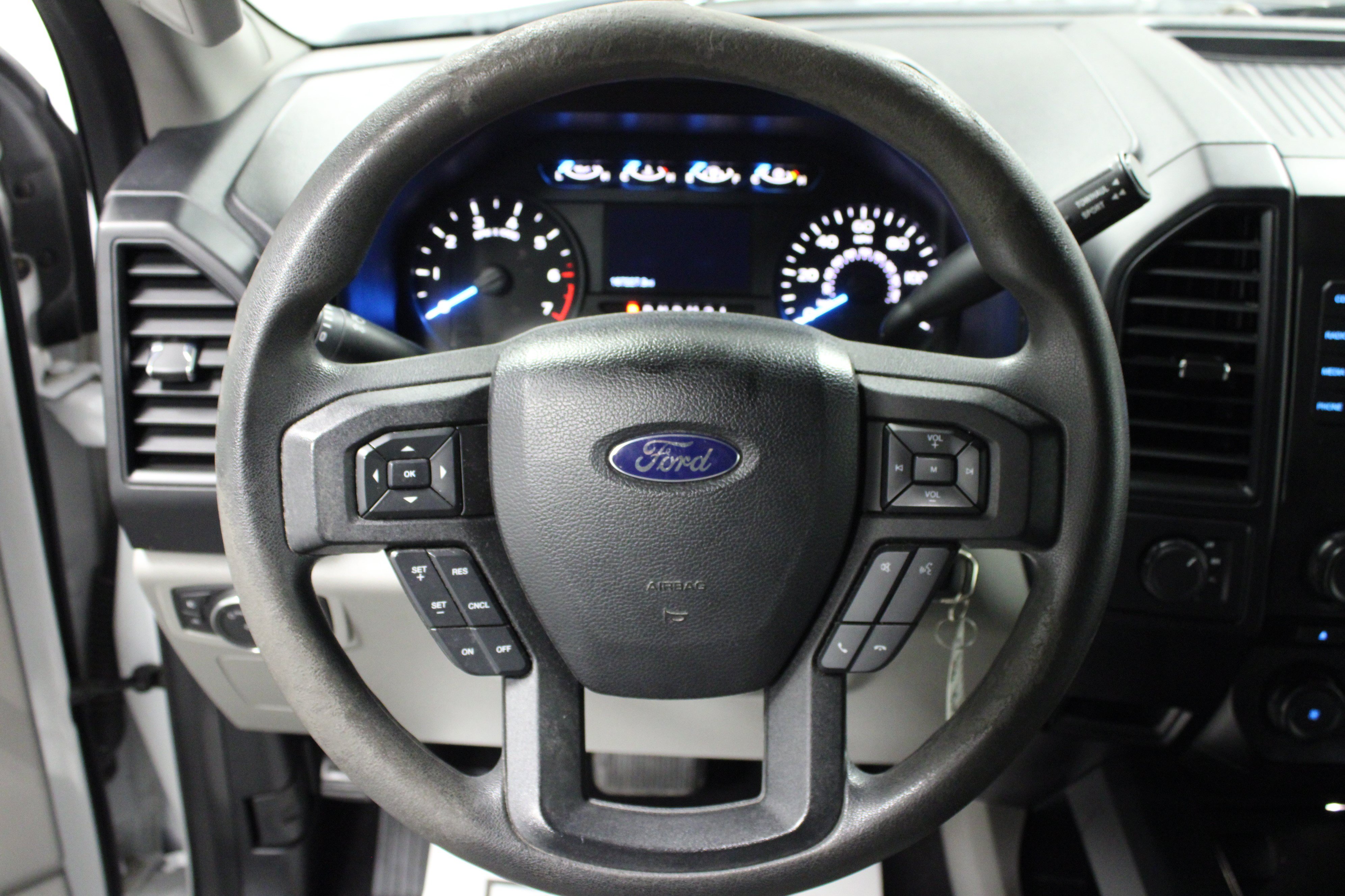 Used 2015 Ford F150 XL w/ Equipment Group 101A Mid AWD/4WD image 17