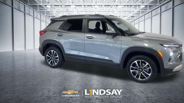Used 2026 Chevrolet TrailBlazer LT AWD/4WD image 3