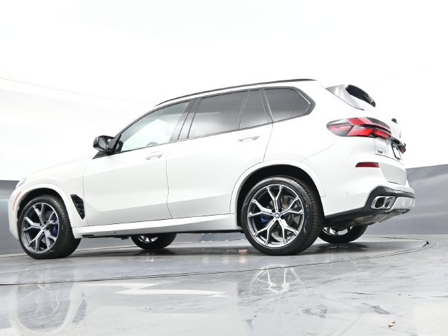 Used 2025 BMW X5 M60i AWD/4WD image 36