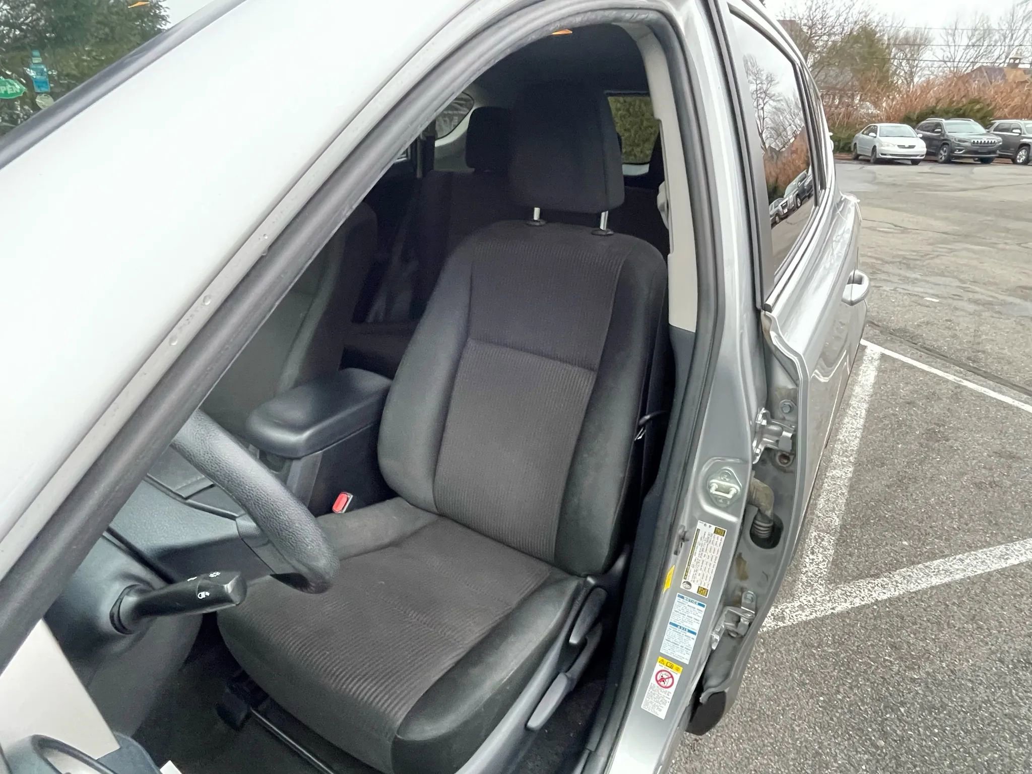 Used 2018 Toyota RAV4 LE w/ Carpet Mat Package image 17