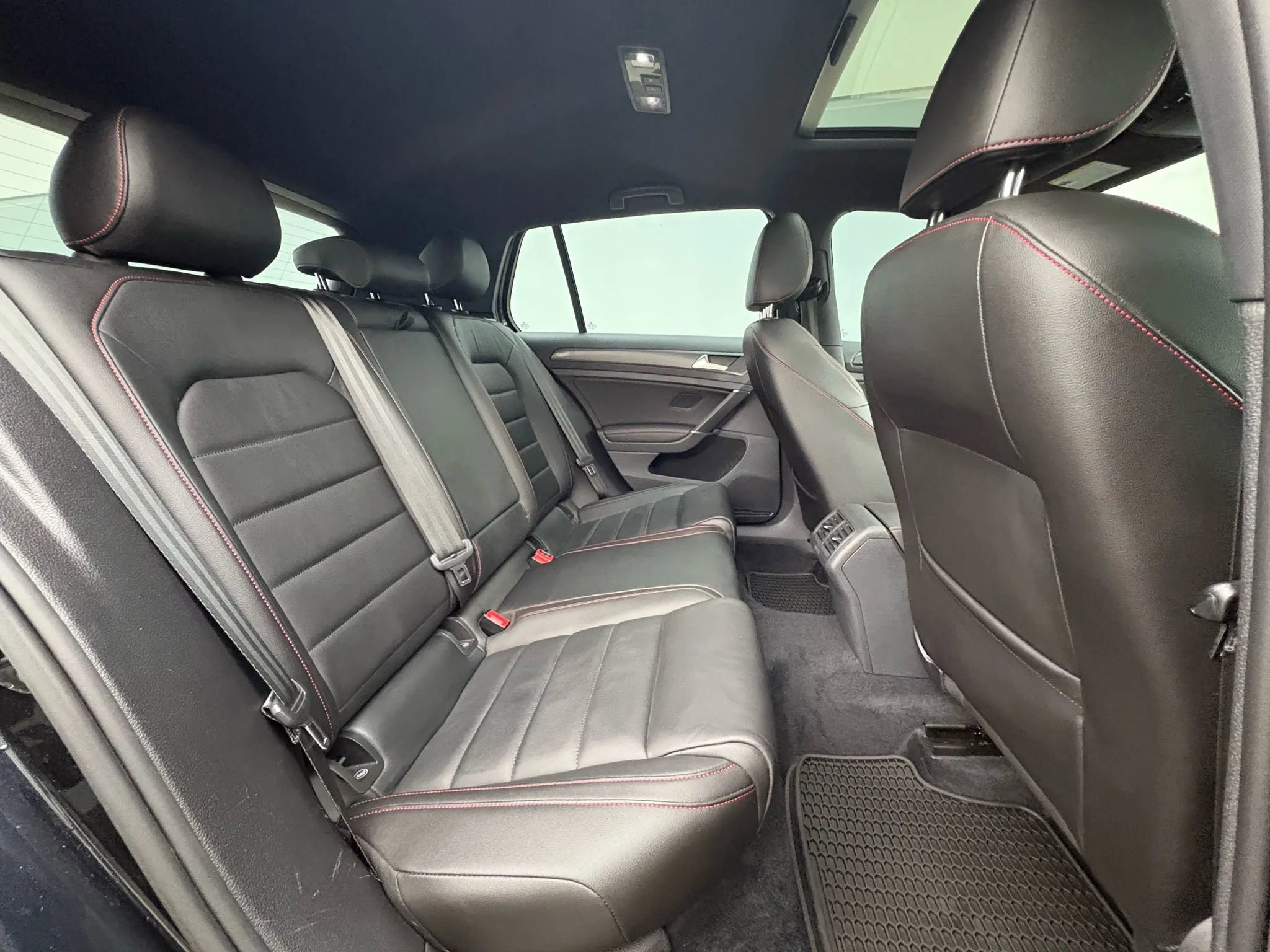 Used 2021 Volkswagen GTI Autobahn image 20