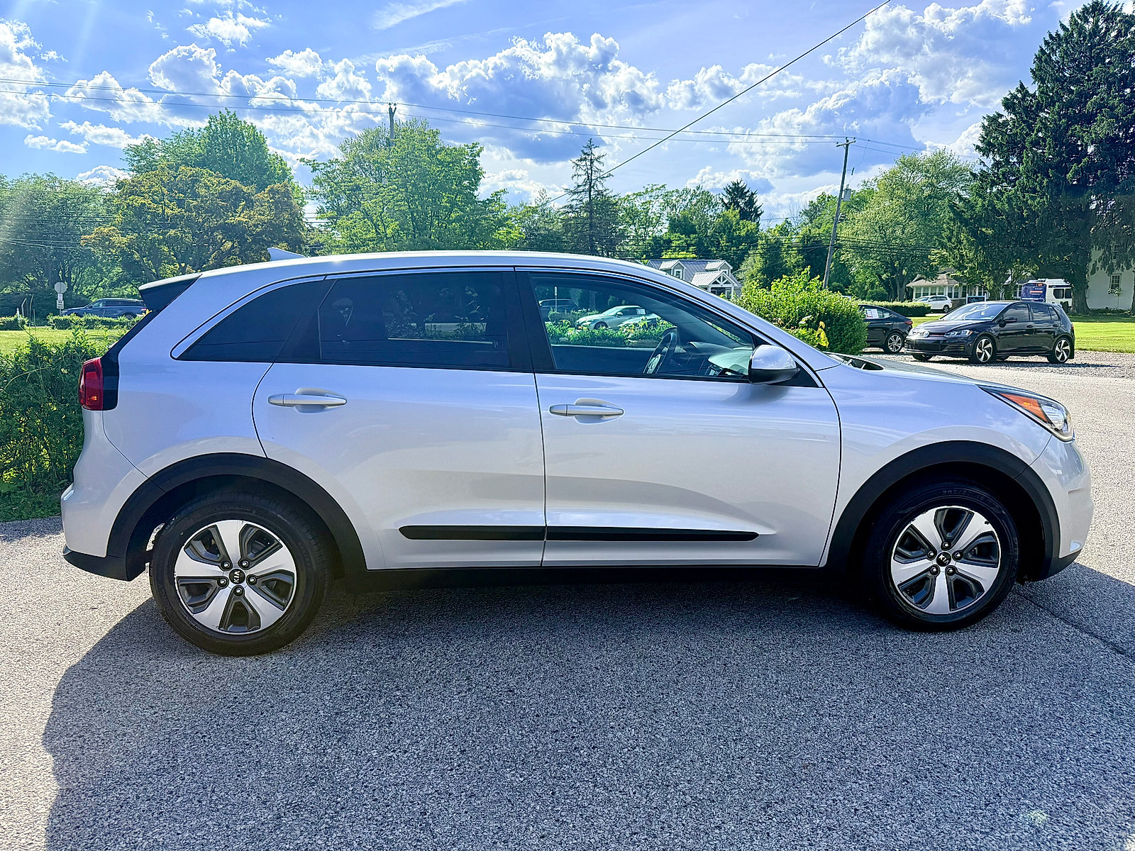 Used 2018 Kia Niro FE FWD image 3