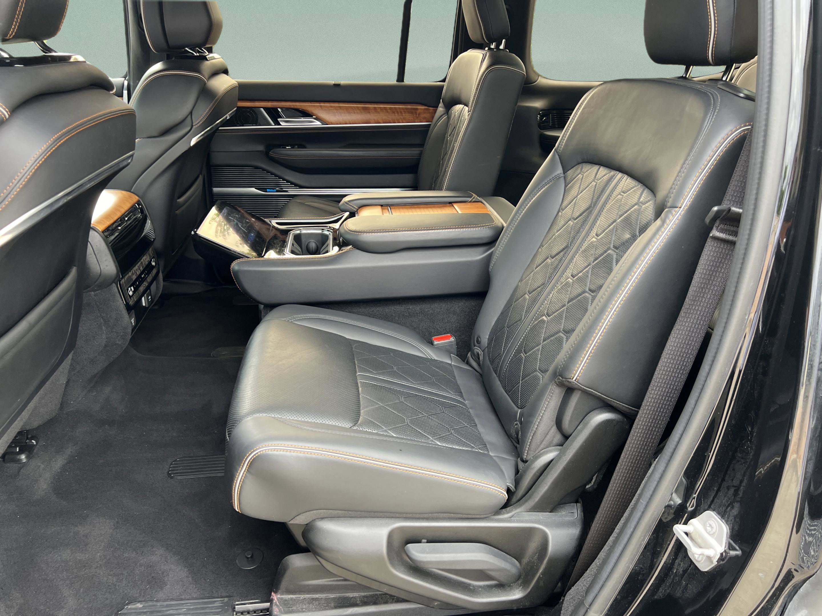 Used 2022 Jeep Grand Wagoneer Series III image 25