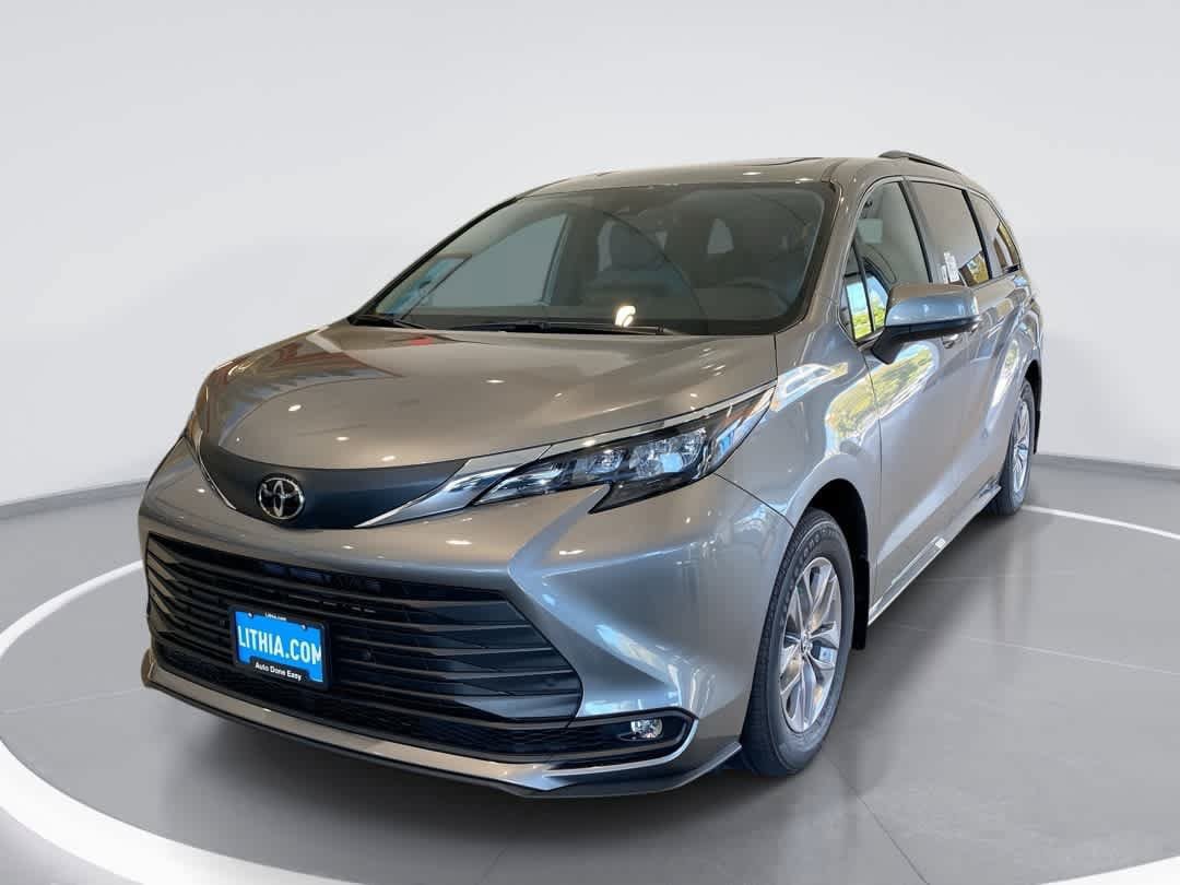 New 2026 Toyota Sienna XLE