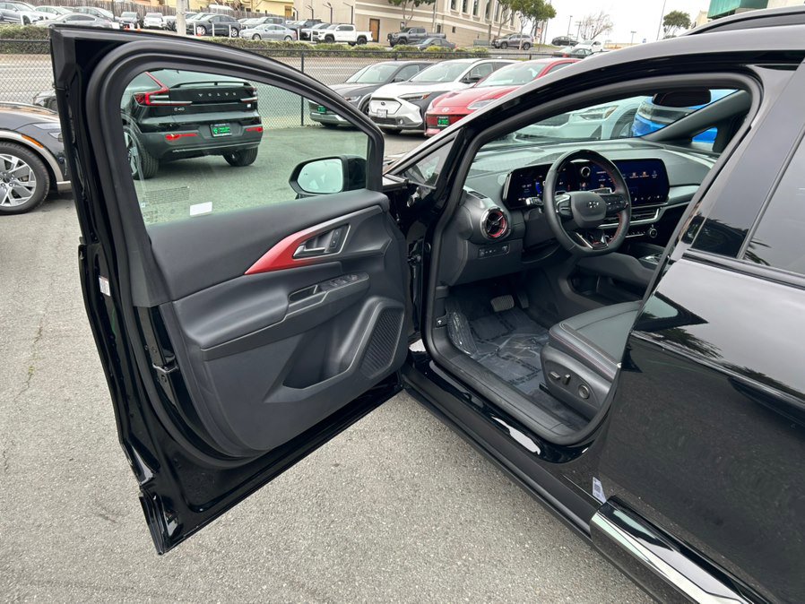 Used 2024 Chevrolet Equinox EV RS image 9