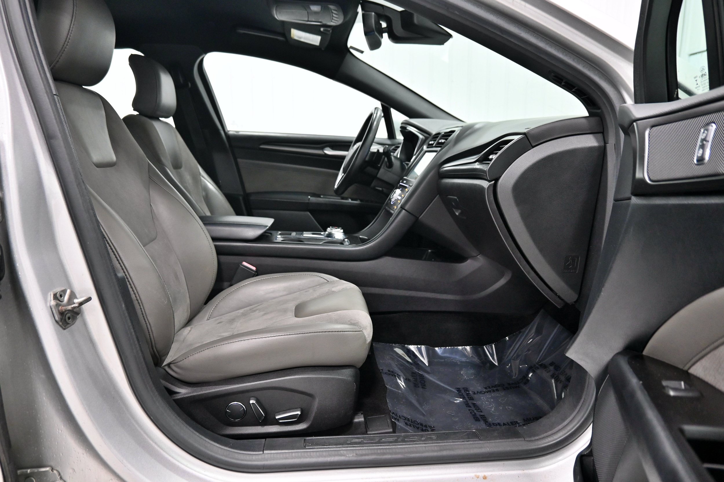 Used 2017 Ford Fusion Sport w/ Equipment Group 401A AWD/4WD image 28
