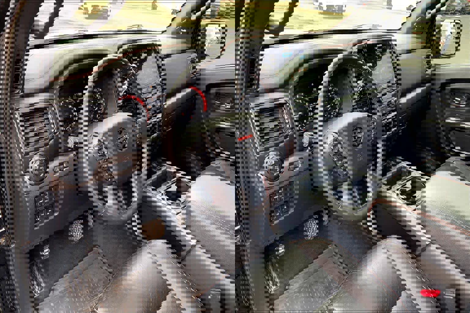 Used 2020 Nissan Titan PRO-4X w/ Pro-4x Convenience Package image 18