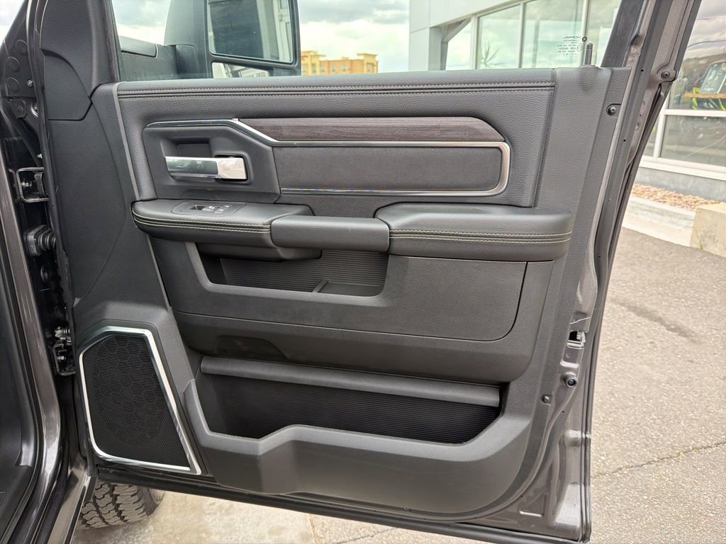 New 2026 RAM 3500 Laramie AWD/4WD image 42