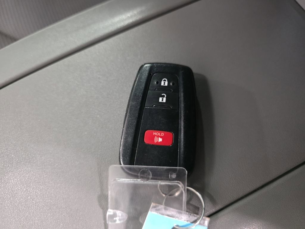 Used 2021 Toyota Highlander L image 39