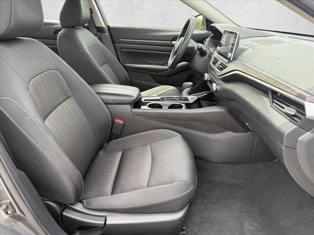 Used 2024 Nissan Altima 2.5 SV image 11