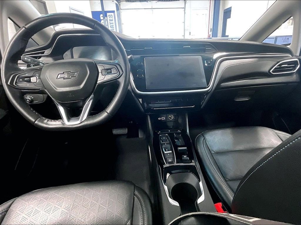 Used 2023 Chevrolet Bolt LT FWD image 21