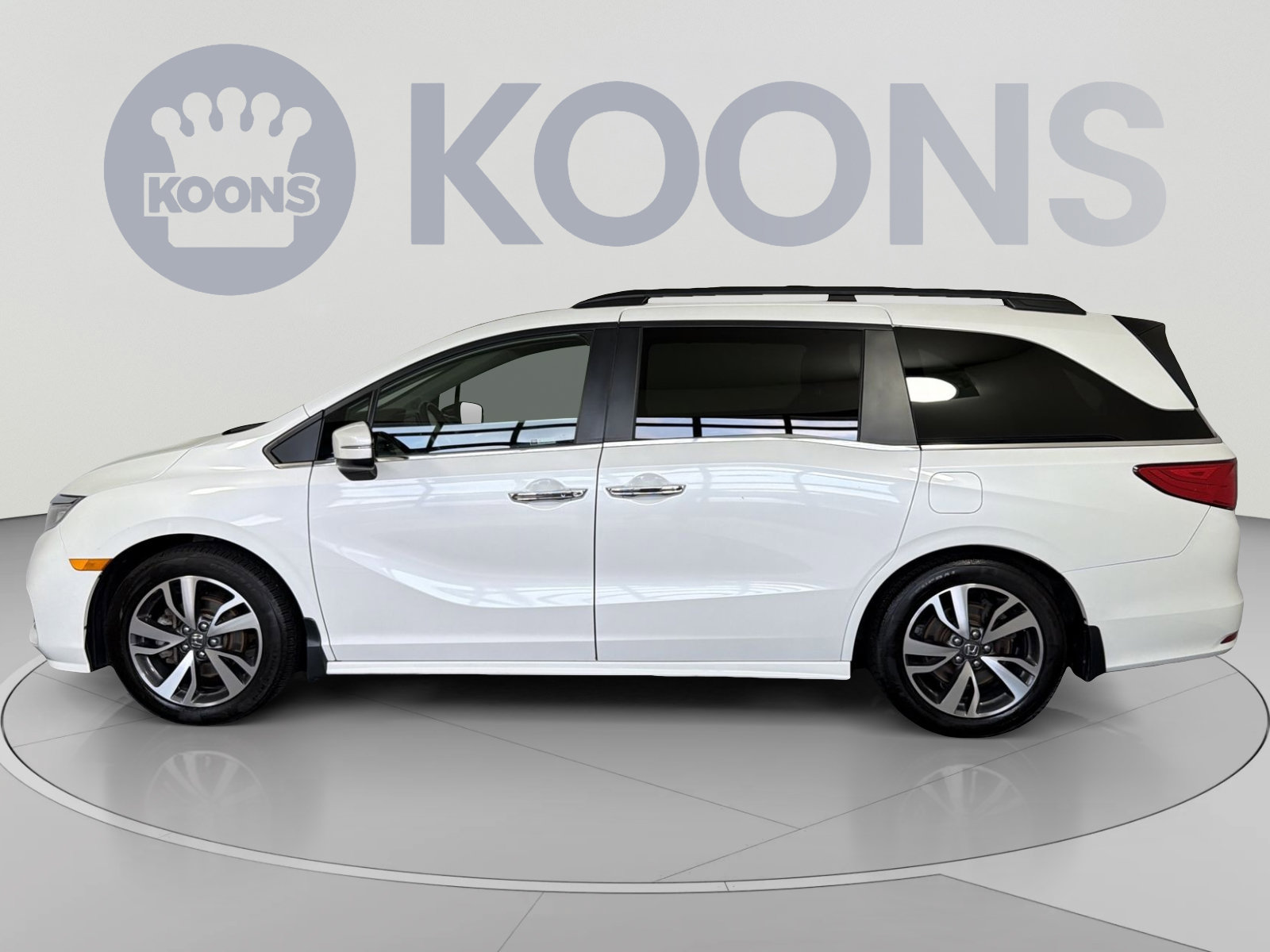 Used 2022 Honda Odyssey Touring image 2