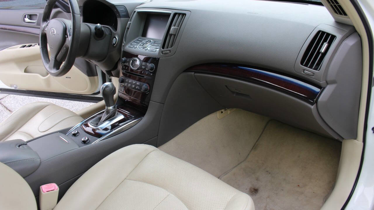 Used 2013 INFINITI G37 Journey w/ Premium Pkg image 17