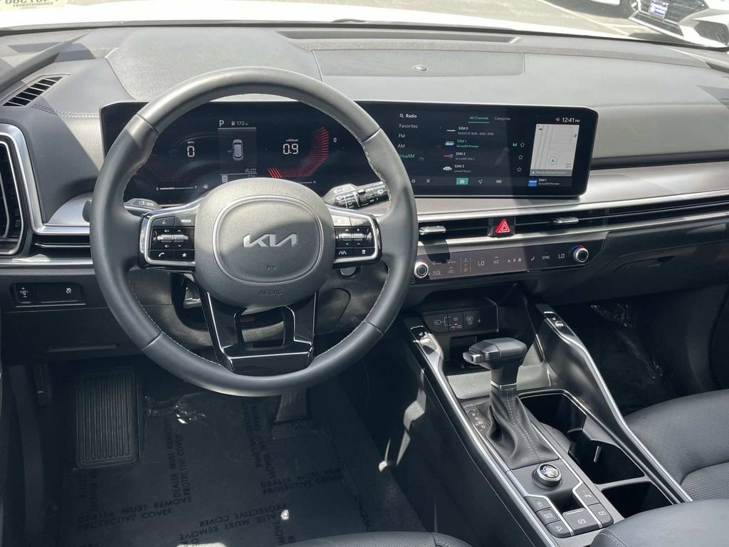 Used 2025 Kia Sorento S FWD image 6
