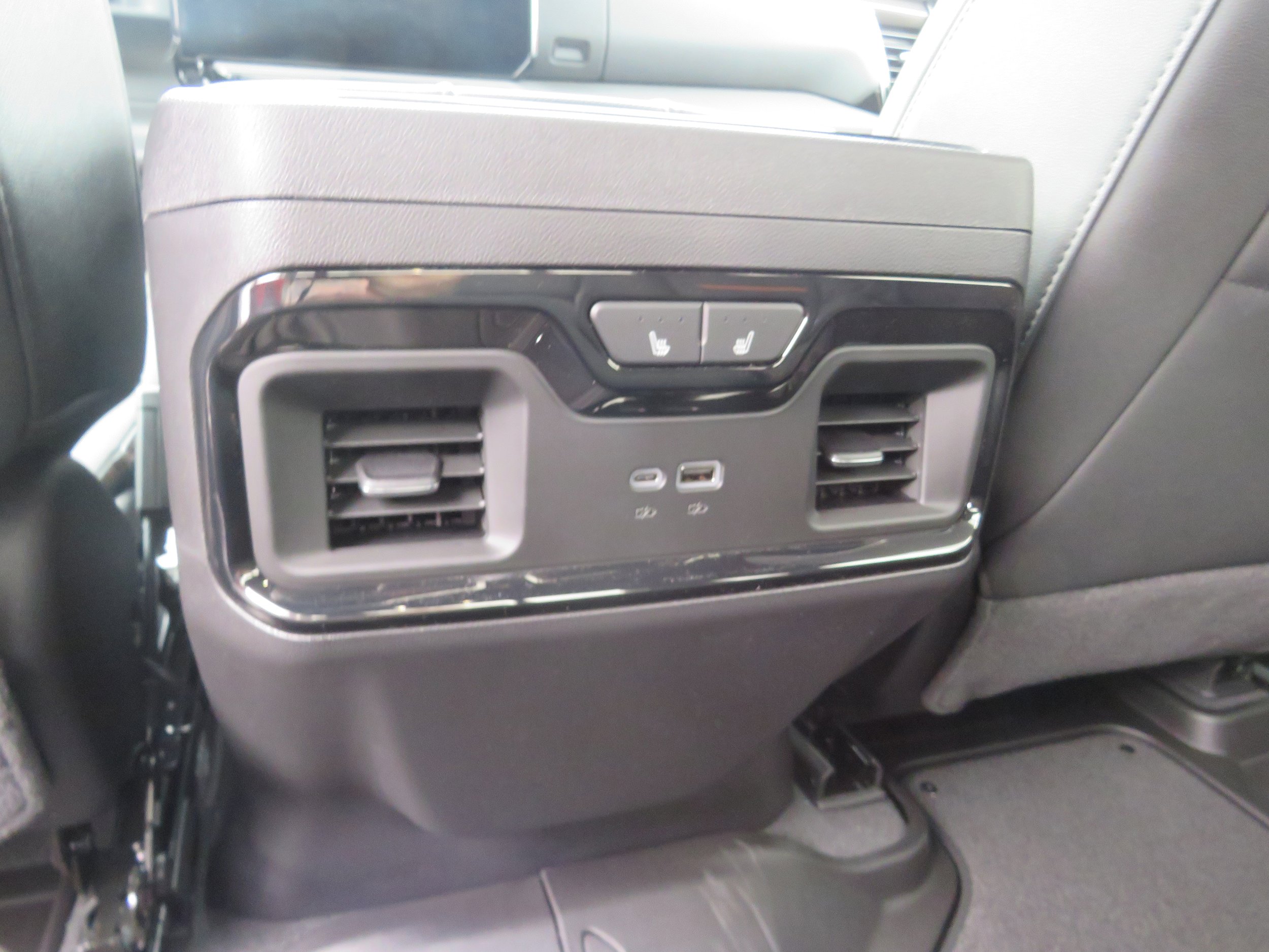 New 2026 GMC Sierra 1500 AT4 w/ AT4 Premium Package AWD/4WD image 8