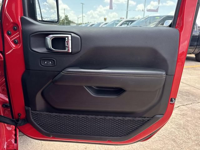 Used 2025 Jeep Wrangler Unlimited Sahara AWD/4WD image 20