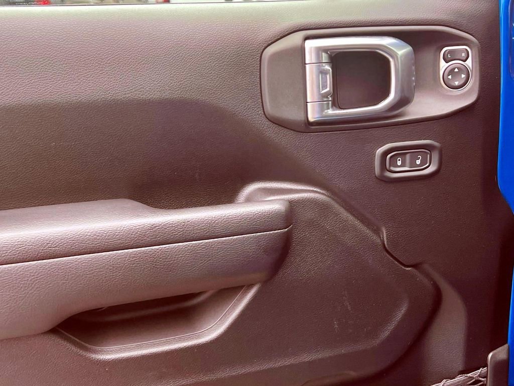 Used 2022 Jeep Wrangler Rubicon w/ Steel Bumper Group AWD/4WD image 14