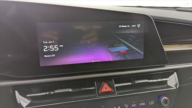 Used 2023 Kia Niro SX Touring FWD image 24