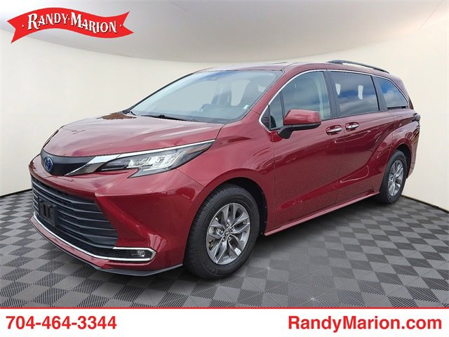 Used 2023 Toyota Sienna XLE