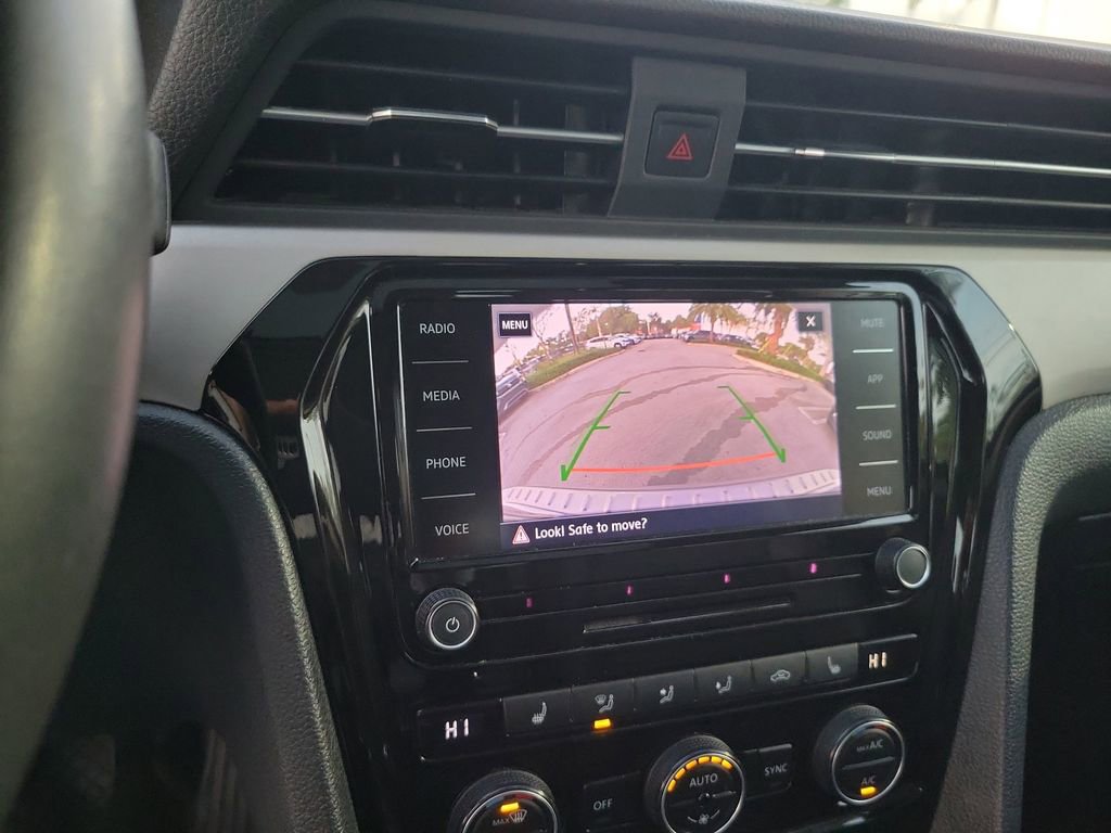 Used 2021 Volkswagen Passat 2.0T SE image 23