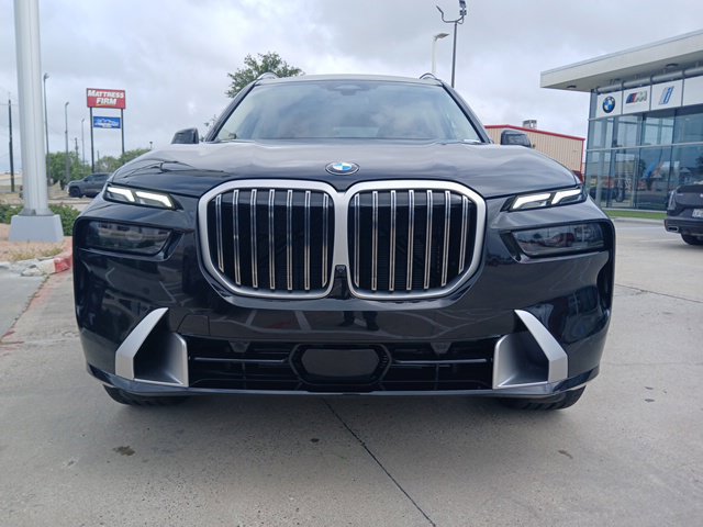 New 2027 BMW X7 xDrive40i w/ Premium Package AWD/4WD image 2
