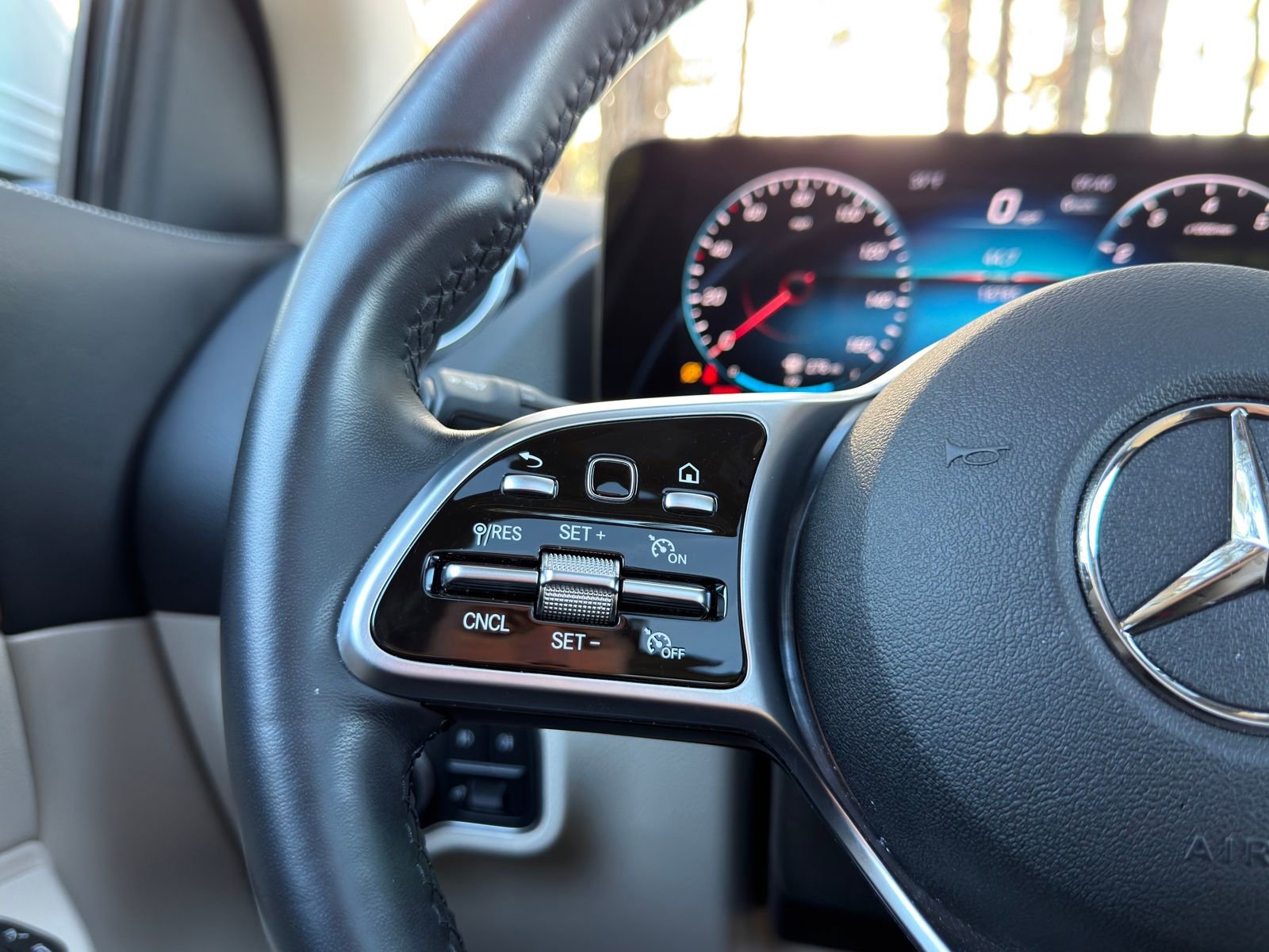 Certified 2022 Mercedes-Benz GLA 250 image 23