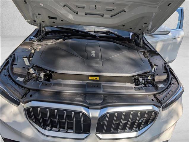 New 2026 BMW i5 eDrive40 w/ Convenience Package image 18