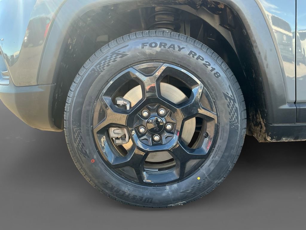 Used 2023 Jeep Compass Trailhawk image 14
