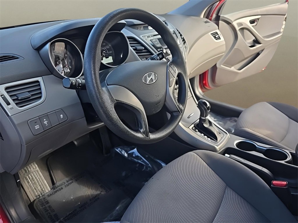 Used 2014 Hyundai Elantra SE image 11