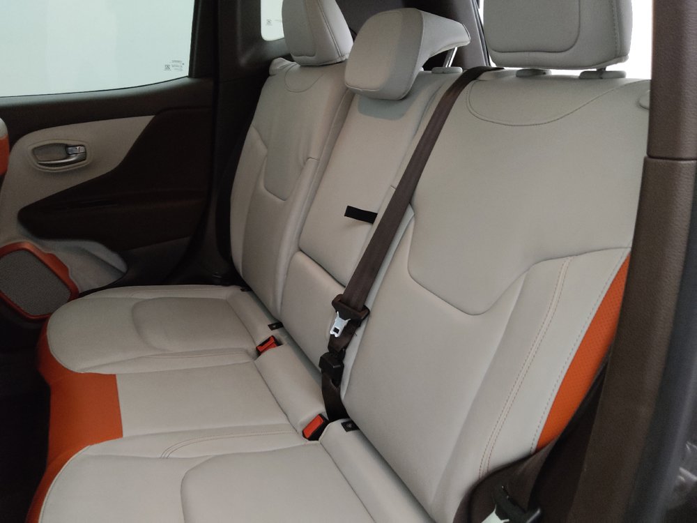 Used 2017 Jeep Renegade Limited FWD image 18
