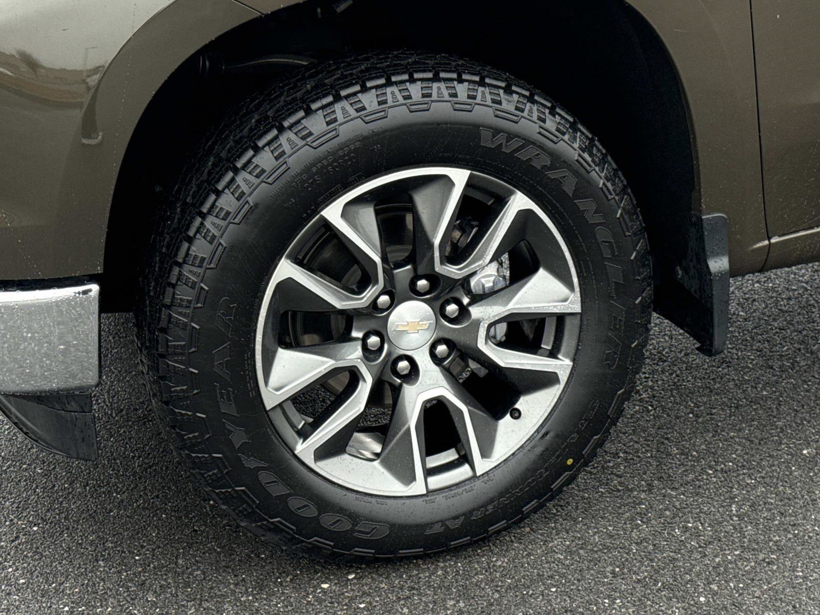 Used 2023 Chevrolet Silverado 1500 LT image 29