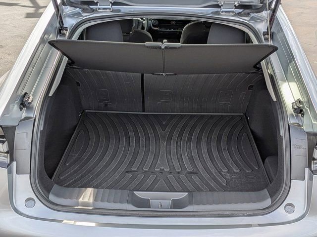 Used 2024 Toyota Prius Prime SE FWD image 10