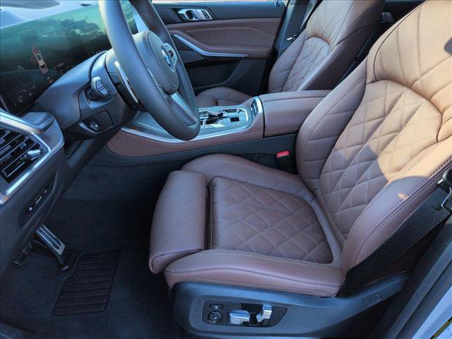 New 2026 BMW X5 xDrive50e image 4