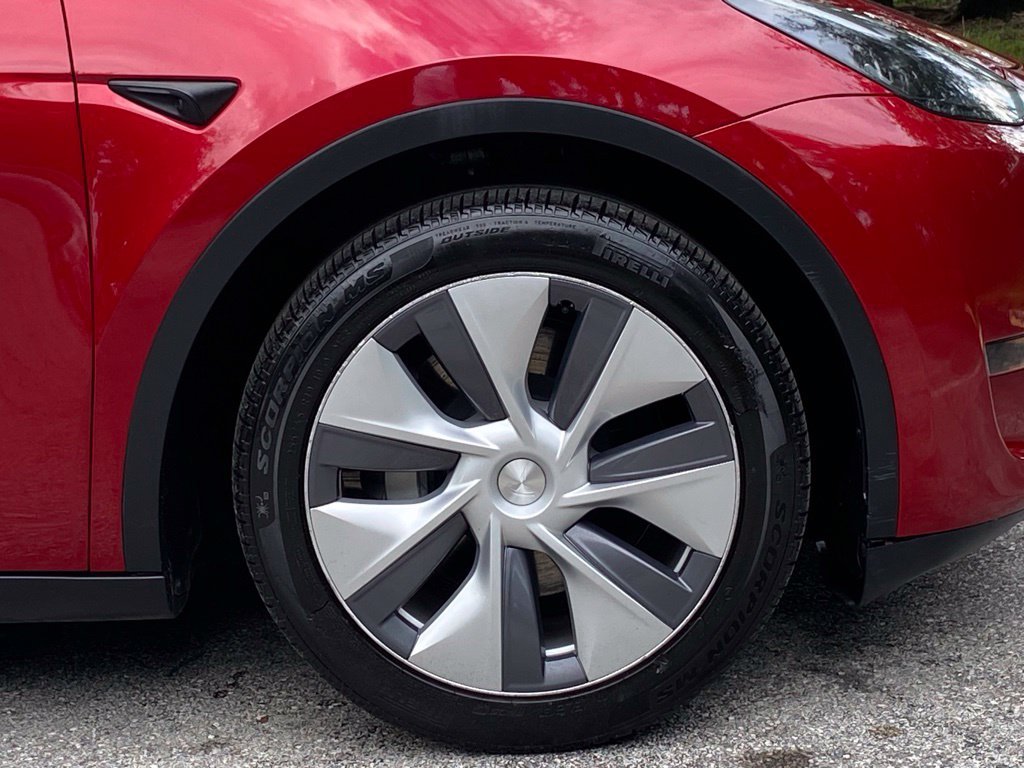 Used 2024 Tesla Model Y Long Range AWD/4WD image 17