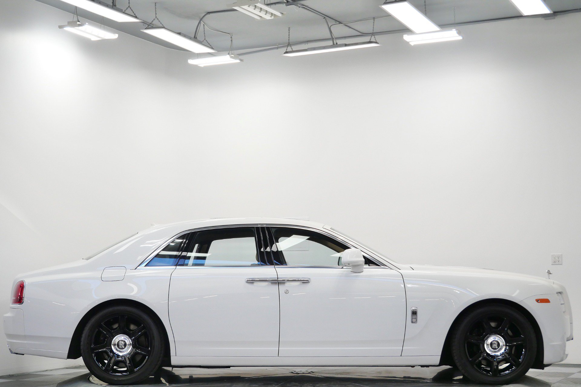 Used 2013 Rolls-Royce Ghost RWD image 56