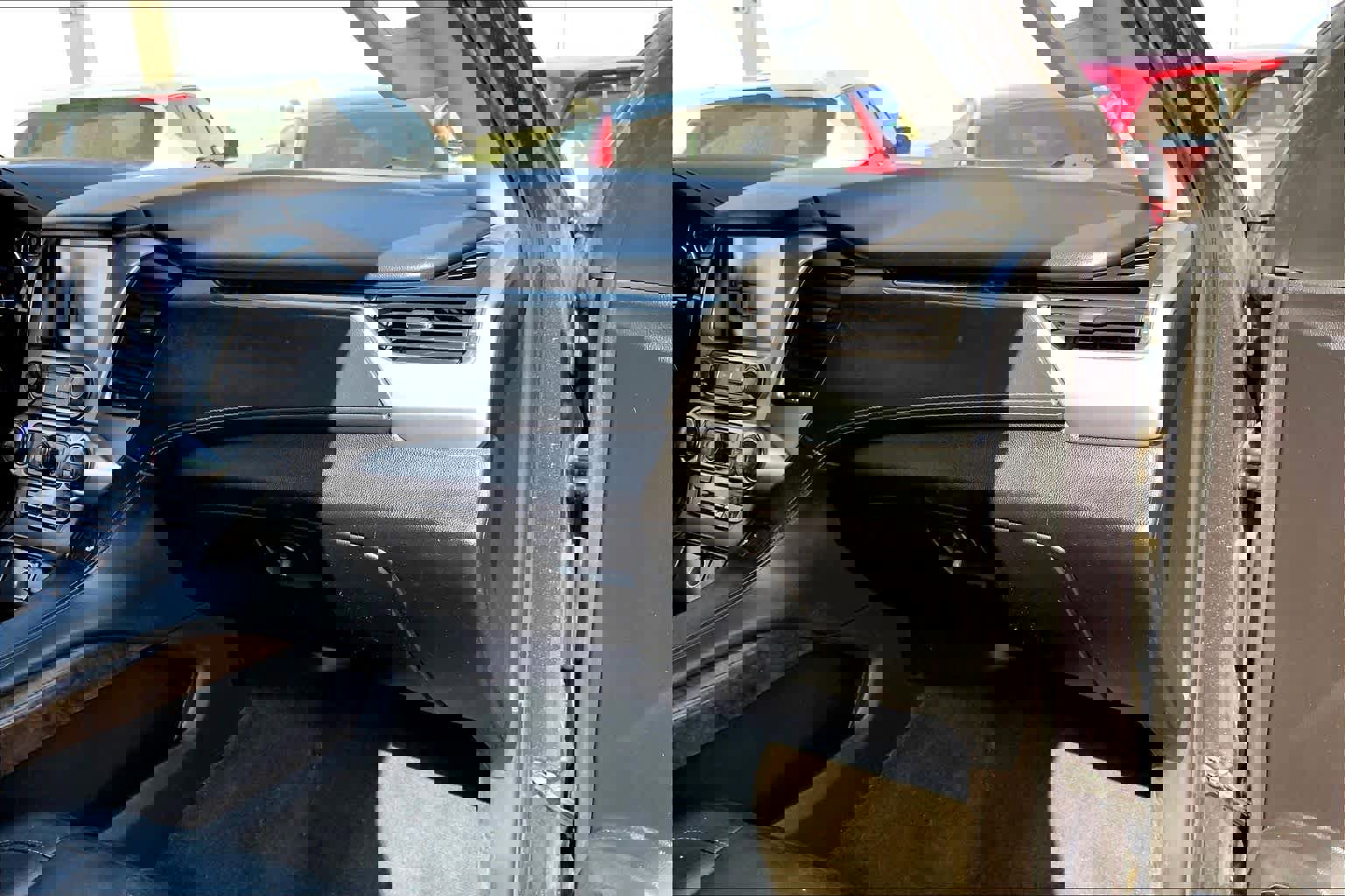 Used 2016 Chevrolet Suburban LT image 17