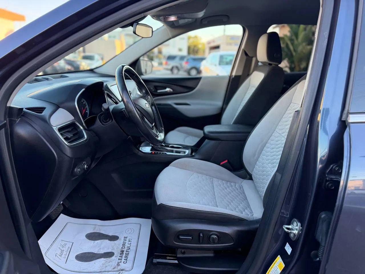 Used 2018 Chevrolet Equinox LT image 19