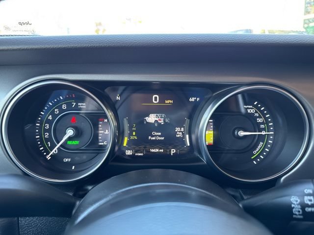 Used 2023 Jeep Wrangler Unlimited w/ Convenience Group AWD/4WD image 12