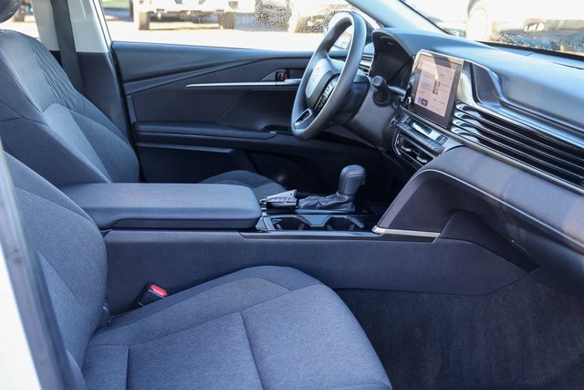 Used 2025 Toyota Camry LE image 15