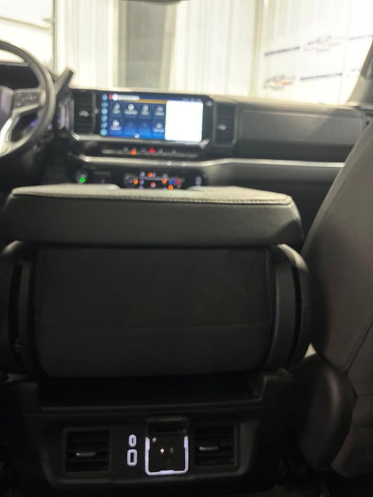 Used 2025 Chevrolet Silverado 1500 LT AWD/4WD image 32