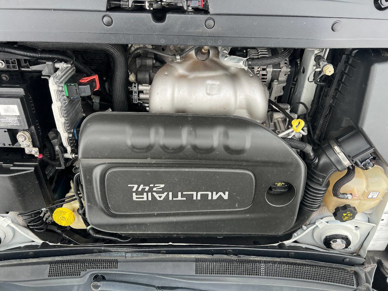 Used 2015 Chrysler 200 S w/ Comfort Group image 25