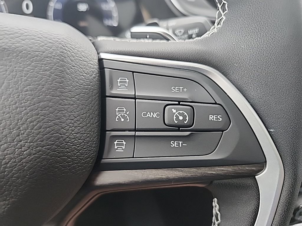 New 2025 Jeep Grand Cherokee L Limited w/ Black Appearance Package image 32