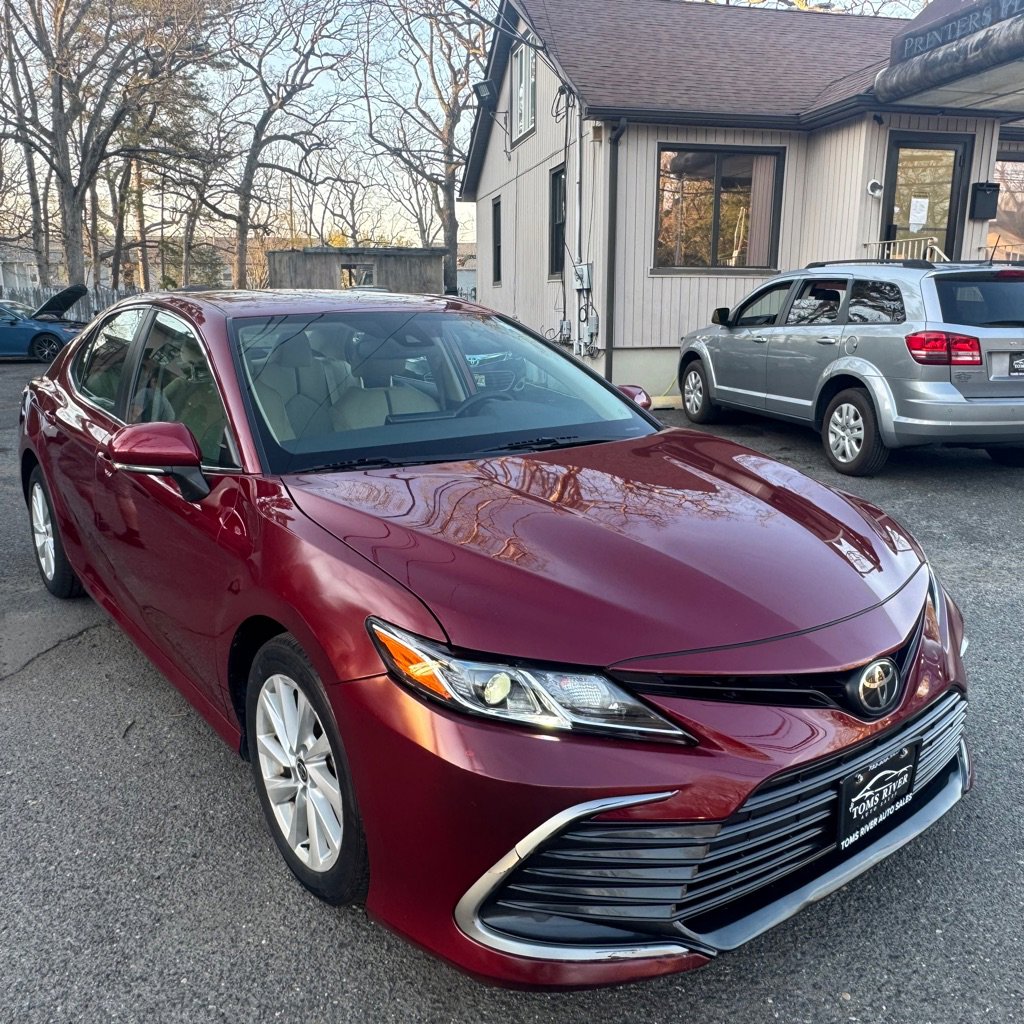 Used 2022 Toyota Camry LE w/ Cold Weather Package AWD/4WD image 7