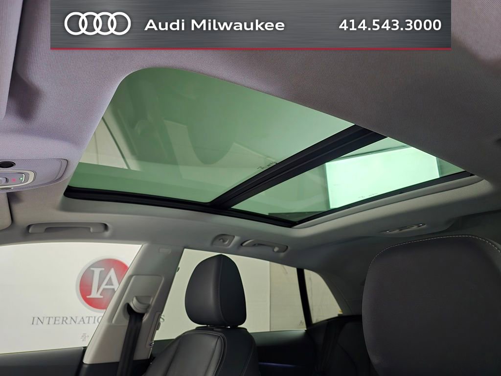 Used 2023 Audi Q8 Premium w/ Convenience Package AWD/4WD image 18