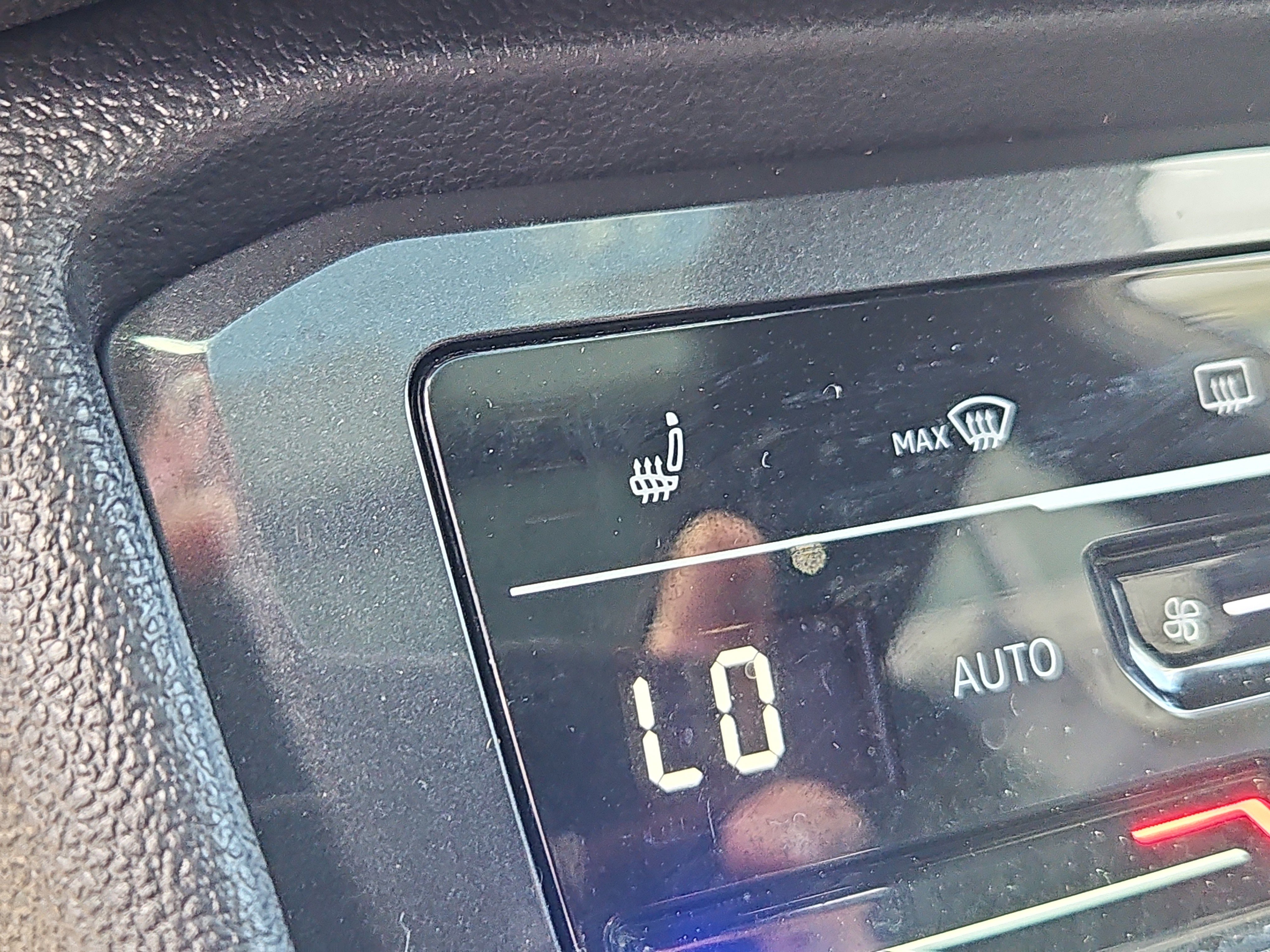 Used 2023 Volkswagen Tiguan SE R-Line image 13